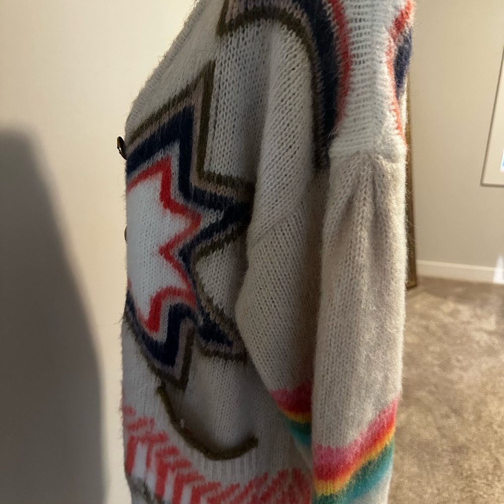 Colorful Star Patterned Cardigan - Picture 5 of 6